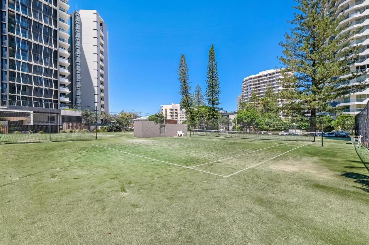 Surfers Century Oceanside Apartments Gold Coast Esterno foto