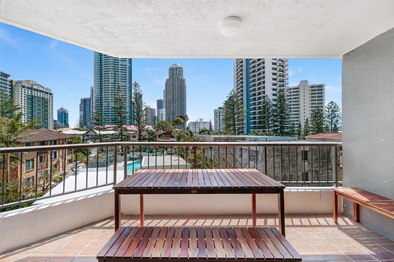 Surfers Century Oceanside Apartments Gold Coast Esterno foto