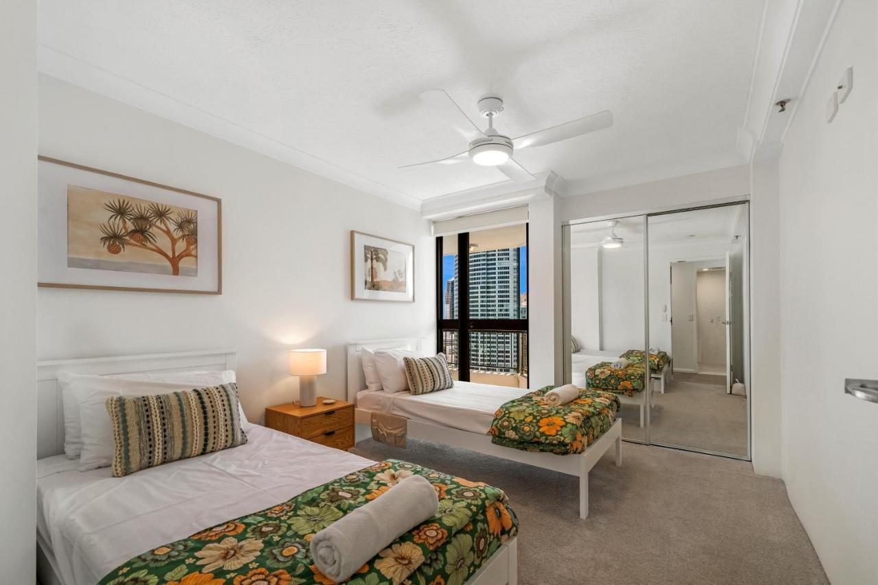 Surfers Century Oceanside Apartments Gold Coast Esterno foto