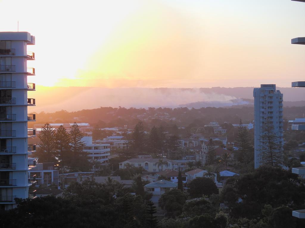 Surfers Century Oceanside Apartments Gold Coast Esterno foto