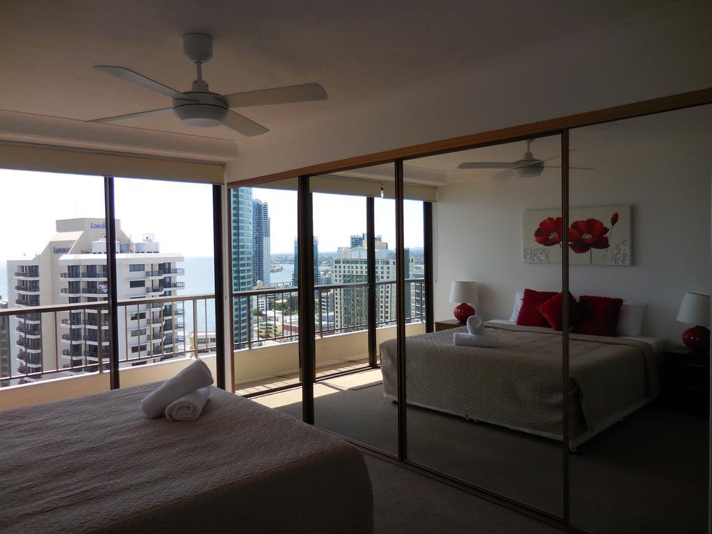 Surfers Century Oceanside Apartments Gold Coast Esterno foto